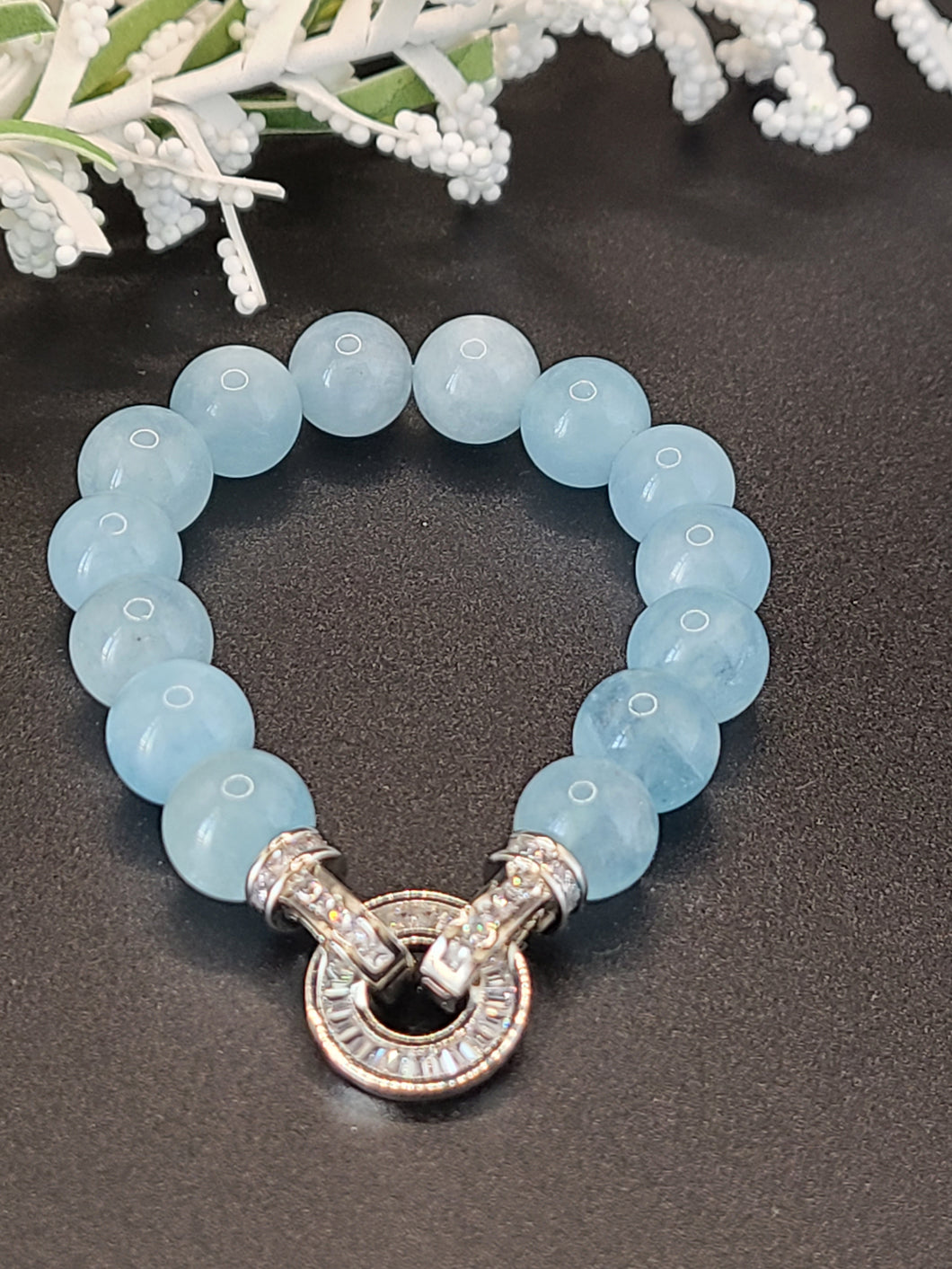 Vòng đá Aquamarine kết hợp charm khóa, 10mm