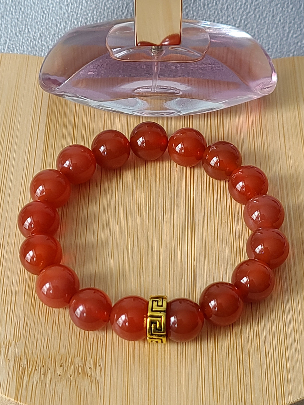 Vòng đá Carnelian phối charm, 12mm