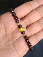 Load image into Gallery viewer, Vòng Đá Ngọc Hồng Lựu kết hợp Trâu vàng 24 K, 6mm (Red Garnet)
